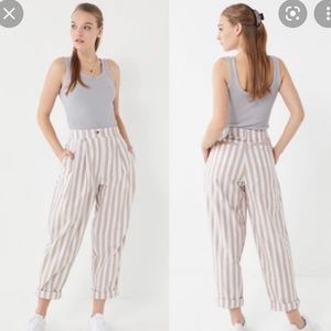 Urban Outfitters Percy Pleated High Rise Tapered Trouser Pants Size 2